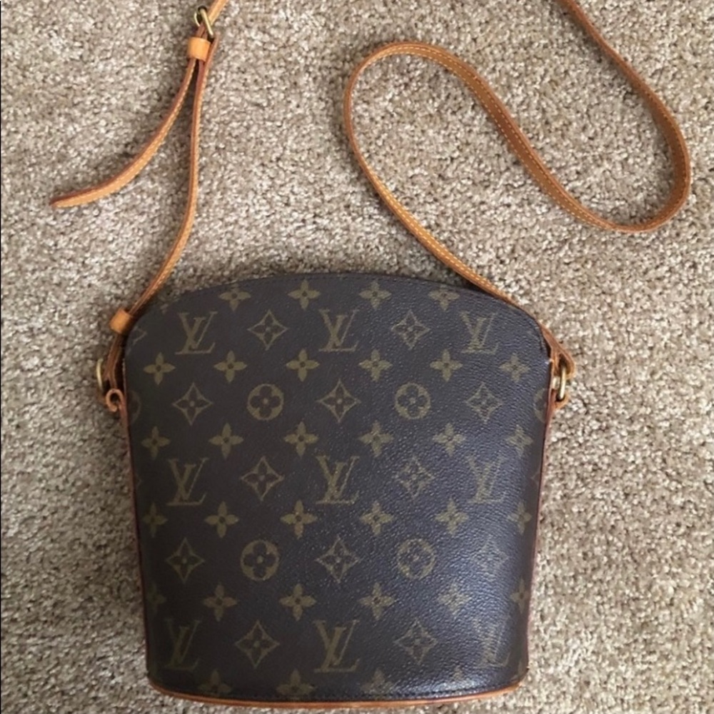 Authentic Louis Vuitton crossbody